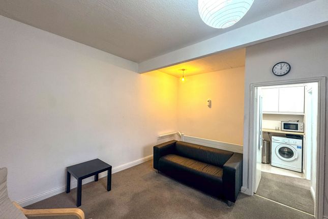 215, New Hey Road, Huddersfield photo 2