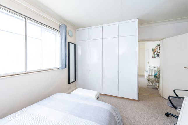 Flat for sale in Lupus Street, Pimlico, London