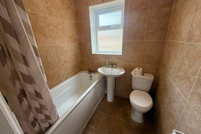 58, Hawthorne terrace, Huddersfield photo 5