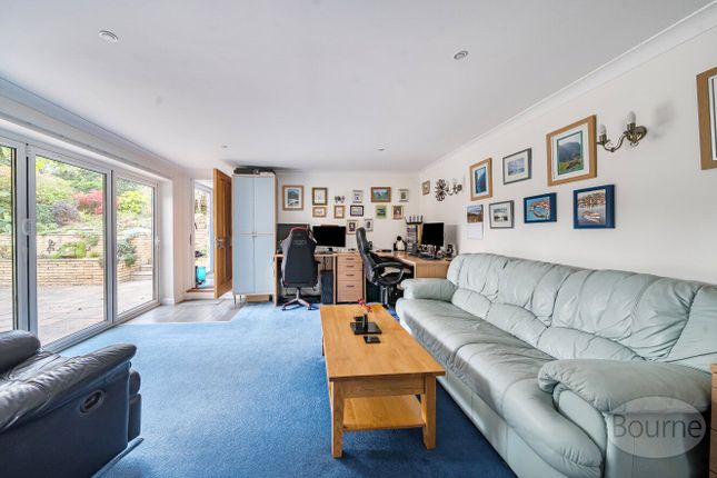 25, Copse Avenue, Farnham photo 5