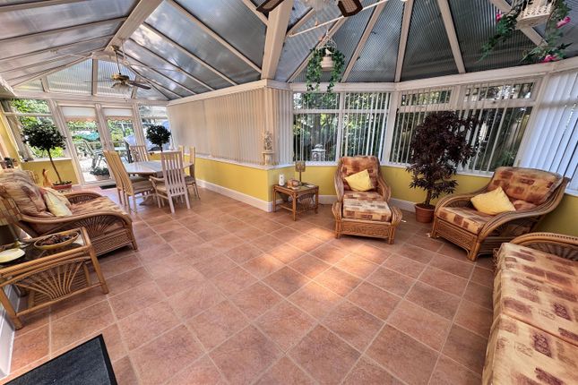 2, Crossings Meadow, Chapel-En-Le-Frith, High Peak photo 4