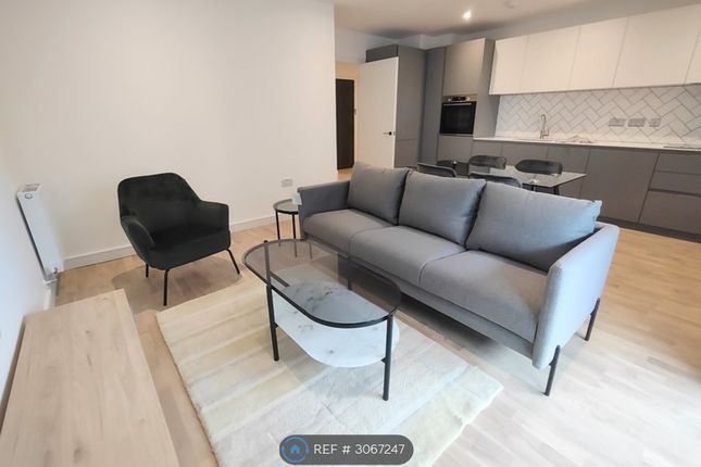 Flat, Sibley House Cedrus Avenue, Southall photo 5