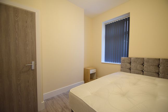 Rhymney Street, Cardiff photo 3