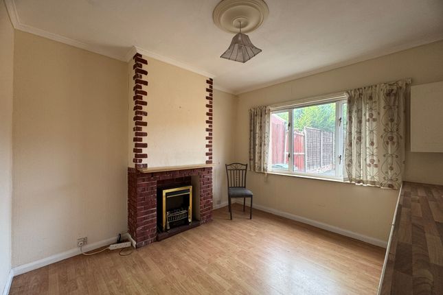 323 Birmingham New Road, Dudley photo 4
