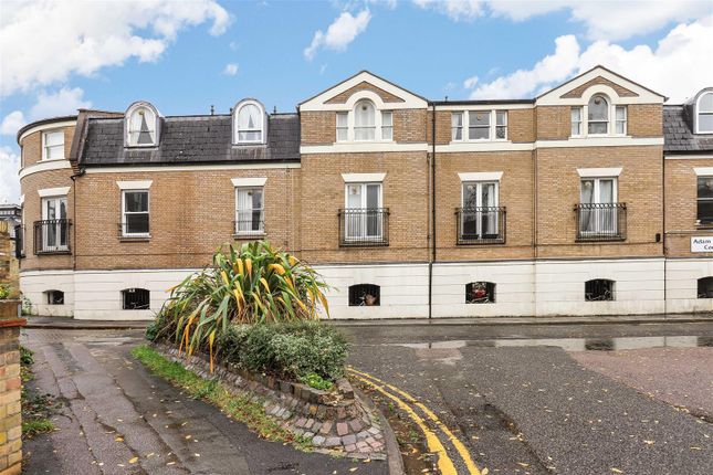 1-bed flat on Adam & Eve Street, Cambridge, £265,000