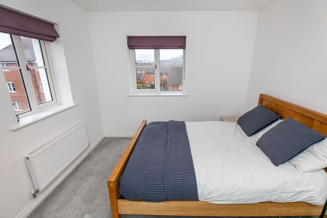 Flat for sale in Webber Street, Horley, Surrey