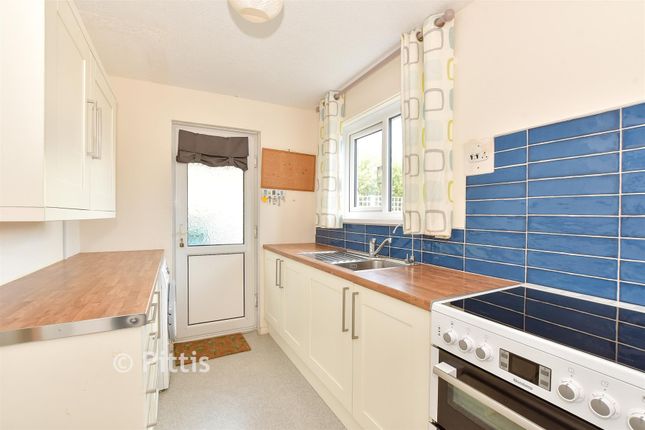 16, Lincoln Way, Bembridge photo 3