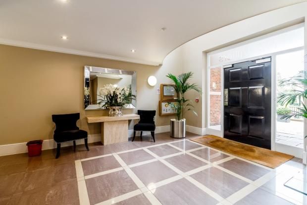 17  The Villiers, Gower Road, Weybridge photo 3