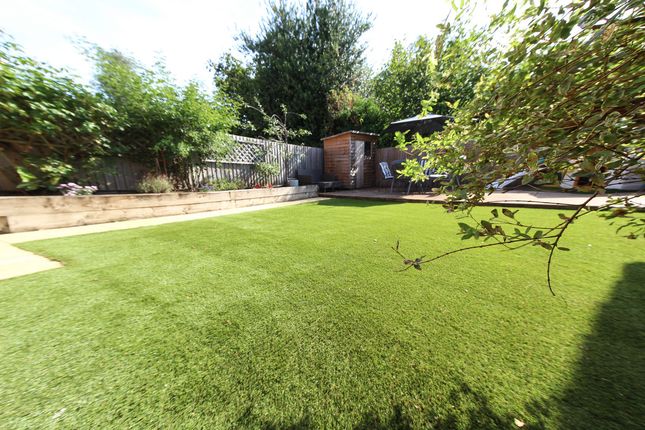 22, Yew Tree Way, Warwick photo 4