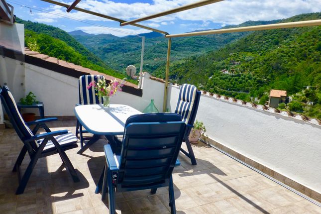 Town house for sale in Via Angeli 66, Apricale, Imperia, Liguria, Italy