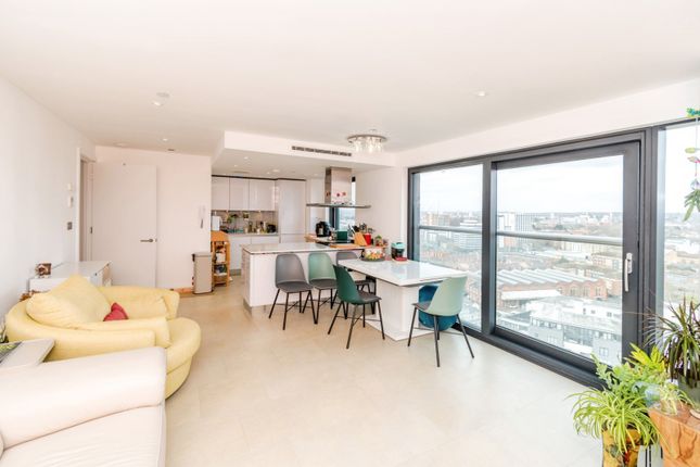 90 The Moresby Tower Admirals Quay,, Ocean Way, Hampshire photo 5
