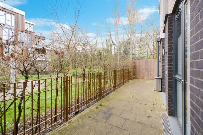 Thumbnail Flat for sale in Quebec Way, London