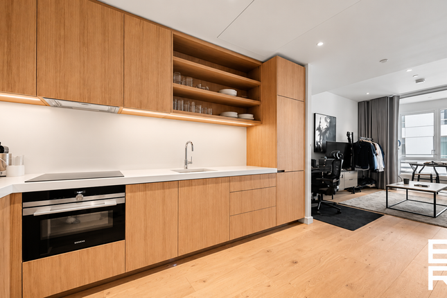 Apartment 413, Wilshire House, Battersea photo 2