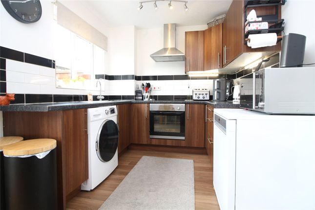 26, Eastlands, New Milton photo 3
