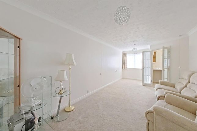 Flat 51, Watersedge Court, 1, Wharfside Close, Erith photo 2