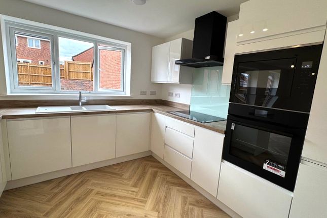 98, William Onions Grove, Telford photo 2