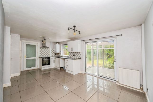 32, Davies Drive, Uttoxeter photo 4