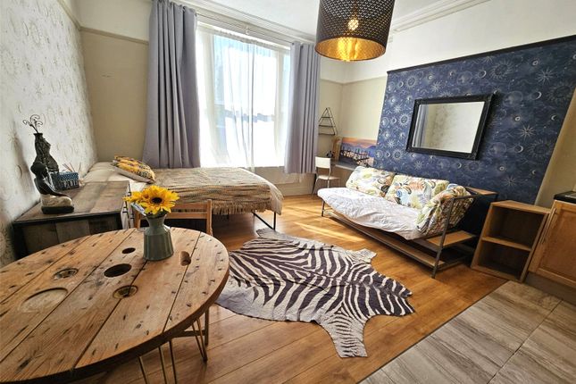 Flat 2, 71, Musters Road, Nottingham photo 2