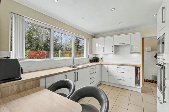 11, Chancellors Road, Stevenage photo 3