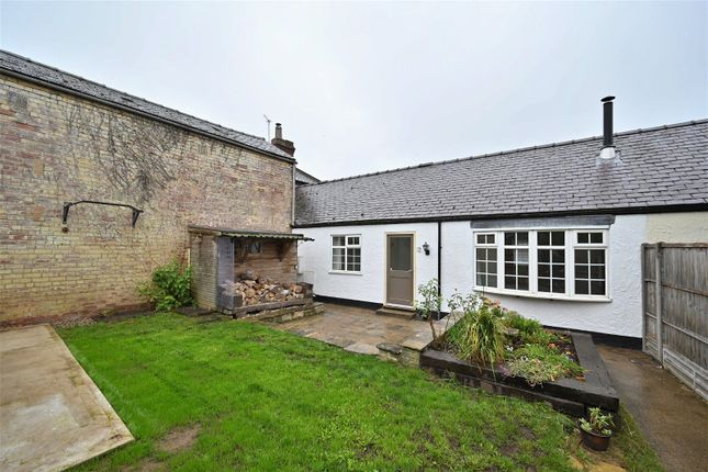 Bungalow to rent in Hall Mews, Melmerby, Ripon