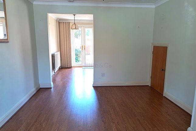 3, Turners Meadow Way, Beckenham photo 2