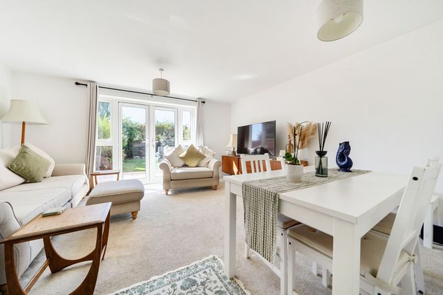 36 Wood Hill Way, Bognor Regis photo 2