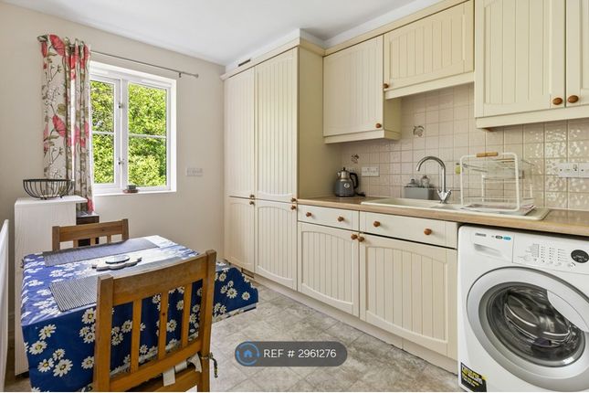 Delfont Close, Maidenbower, Crawley photo 5