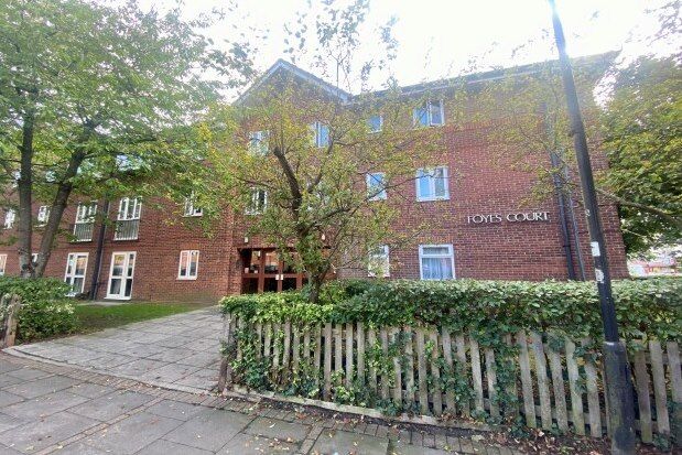 Flat to rent in Foyes Court 205-223, Southampton