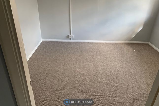 Trelawney Avenue, Slough photo 2