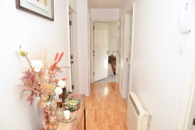 Flat for sale in Princess Alice Way, Thamesmead West