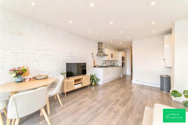 Flat 1, 48, Churchfield Avenue, London photo 3