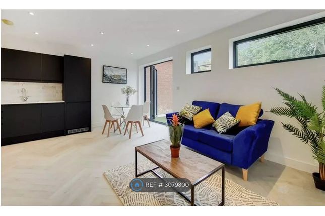 Ambleside Avenue, Streatham photo 2