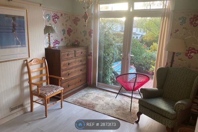 Norman Avenue, South Croydon photo 5