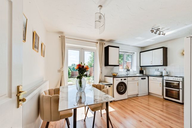 23, Meadow Way, Chipping Norton photo 2