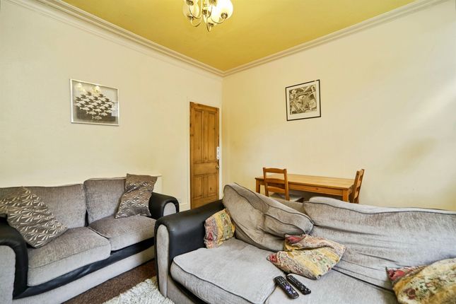 4, Crownest Road, Bingley photo 4