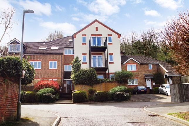 Thumbnail Flat for sale in Holly Place, High Wycombe
