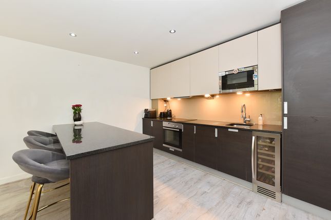 Emerald House, Commander Avenue, London photo 3