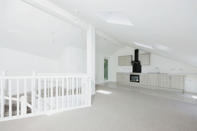 1, Plumtree Court, 44-45, Fore Street, Ivybridge photo 4