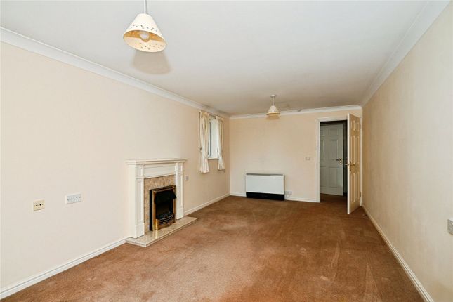 24, Appletree Court, Rainham photo 4