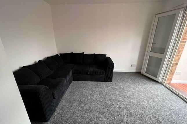 Shared accommodation to rent in Holborough Close, Colchester