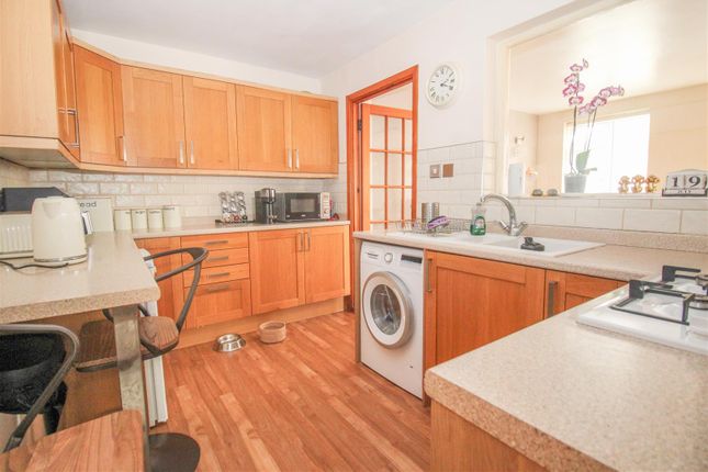 16, Broadway Avenue, Old Harlow photo 3