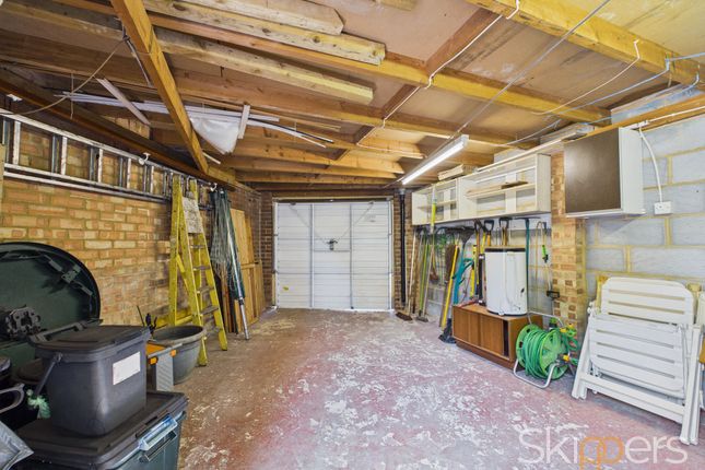 18 Bowens Wood Linton Glade, Croydon photo 3