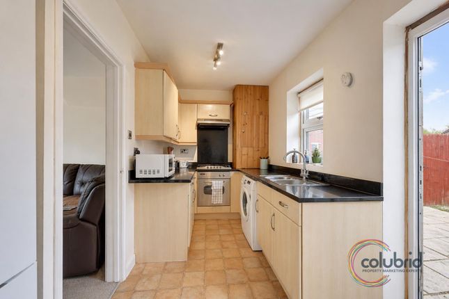 107, Western Avenue, Dagenham photo 4