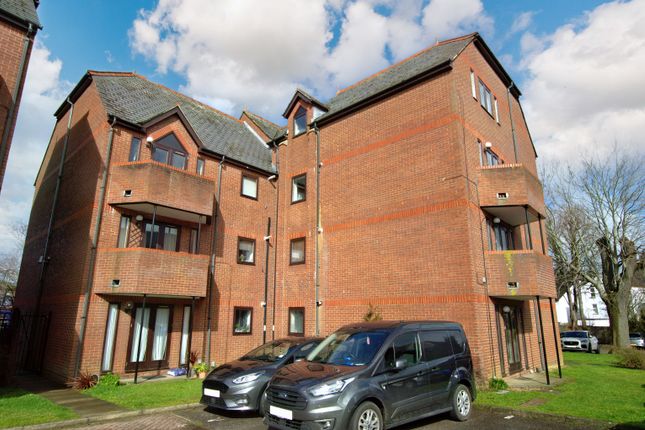 Thumbnail Penthouse to rent in Granville Road, St Albans