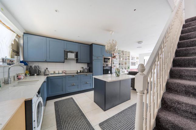 6A, Maytree Close, Edgware photo 4