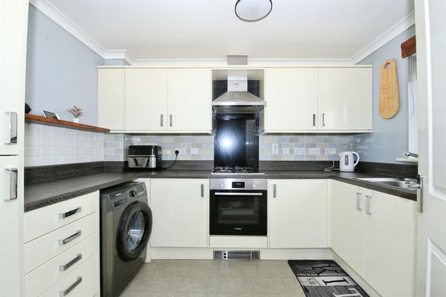 67, Violet Avenue, Peterborough photo 2