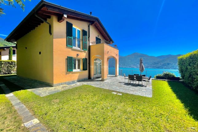 Detached house for sale in Via Belvedere, 17, 22017 Menaggio Co, Italy