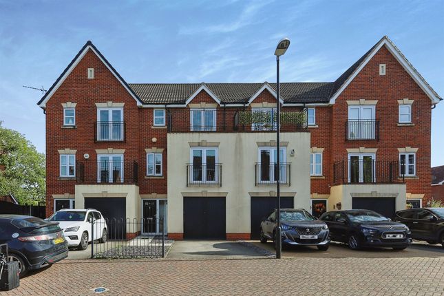 Town house for sale in Pelham Bend, Coventry CV4