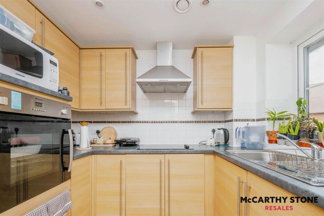 22 Foxmead Court, Meadowside, Pulborough photo 3