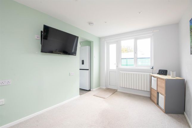 31, Oak Croft, Chorley photo 2